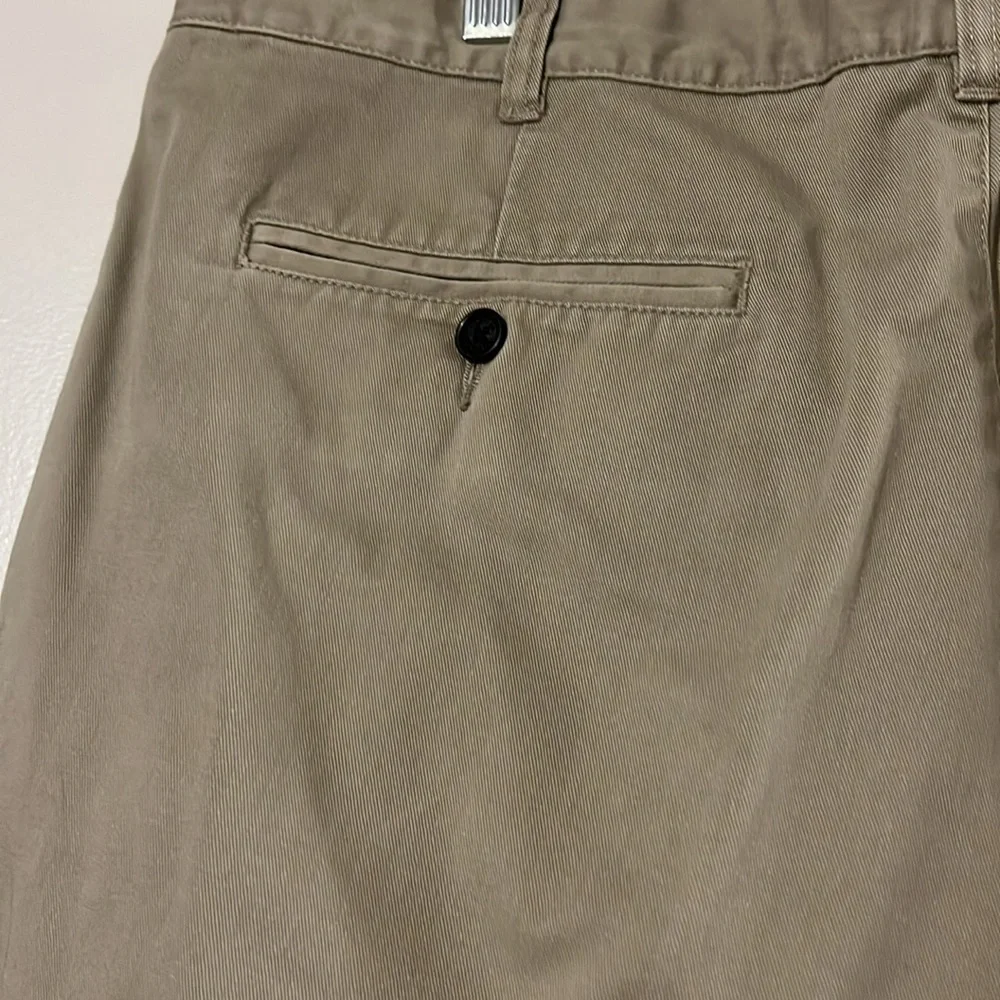 Tommy Hilfiger khaki golf shorts